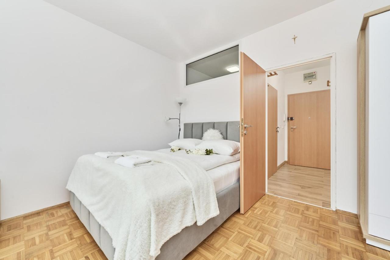 Apartments Wroclaw Legnicka By Noclegi Renters Kültér fotó